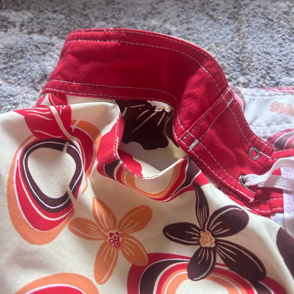 Floral Patterned Capri Pants - Picture 6 of 6